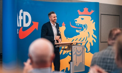 Член німецької AfD обіцяє впровадити безоплатні уроки російської мови, якщо партія переможе на земельних виборах