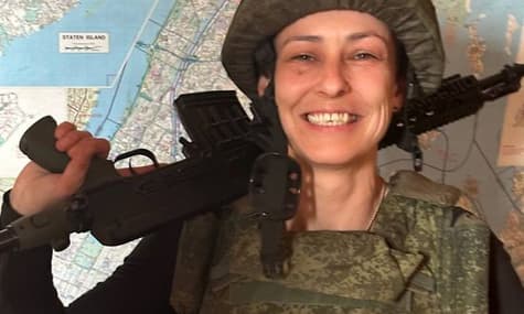 российскую певицу Юлию Чичерину будут судить по пяти статьям: оправдывала войну и надругалась над флагом