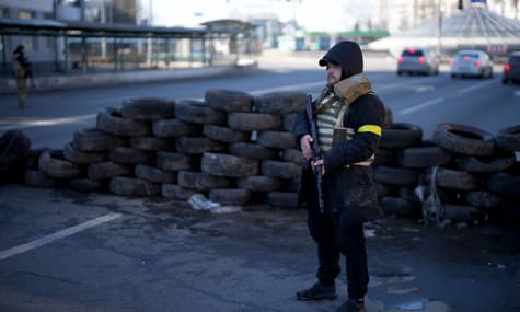 Як зробити «коктейль Молотова». Та про інші способи для цивільних, як зупинити російську техніку