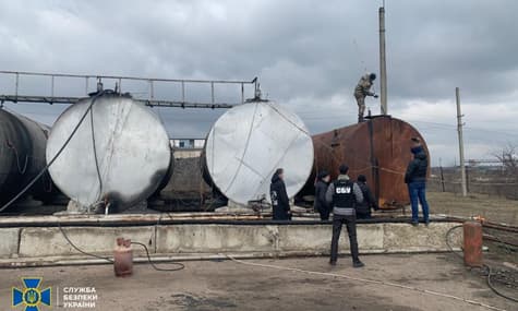 В Кировоградской области разоблачили подпольный нефтеперерабатывающий завод. Изъяли продукции на 5,7 млн грн