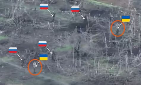 Появилось видео, как на поле боя россияне прикрываются пленными бойцами ВСУ — «Радио Свобода»