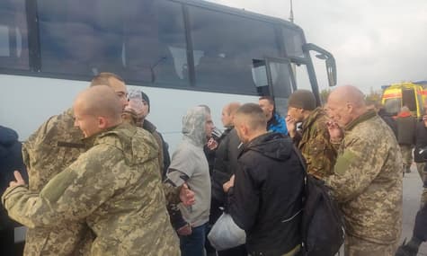 Украина освободила из плена еще 52 человек, в том числе защитников и врача из «Азовстали»