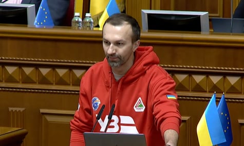 Заступник голови наглядової ради «Укрзалізниці» Сергій Лещенко під час виступу у Верховній Раді 5 листопада Заступник голови наглядової ради «Укрзалізниці» Сергій Лещенко під час виступу у Верховній Раді 5 листопада