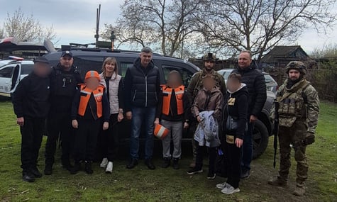 Викрити обман допоміг інтернет. З Харківщини повторно евакуювали жінку з дітьми, яка потай повернулася у прифронтову зону