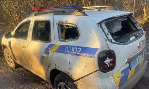У Дворічній окупанти з дрона атакували поліцейську автівку — постраждали троє правоохоронців
