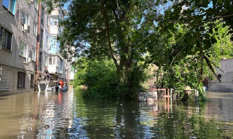 Зеленский приехал в Херсонскую область. Там он провел совещание по ликвидации последствий разрушения плотины