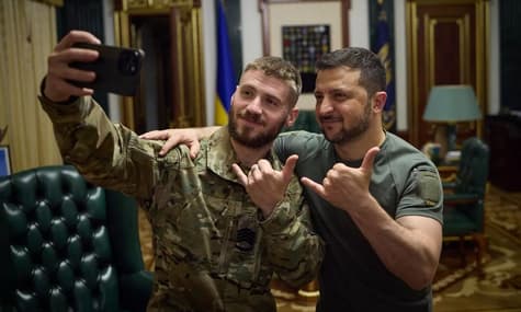 Маркус подал рапорт с просьбой перевести его на более низкую должность. В чем причина?