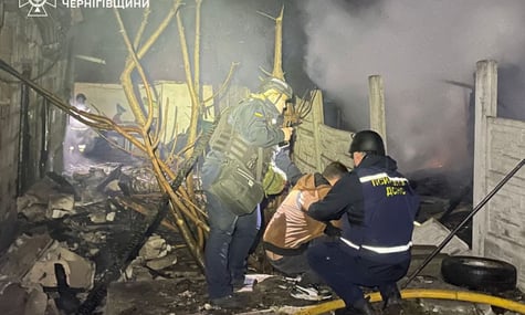 Загинув підліток, є поранені. Окупанти масовано атакували Чернігів