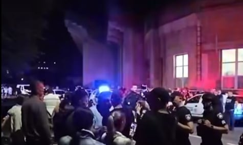 У Вінниці під стадіоном стався конфлікт між ТЦК і групою людей: вимагали відпустити тих, кого там нібито утримували