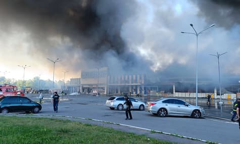 В Харькове уже 12 погибших после удара по «Эпицентру»