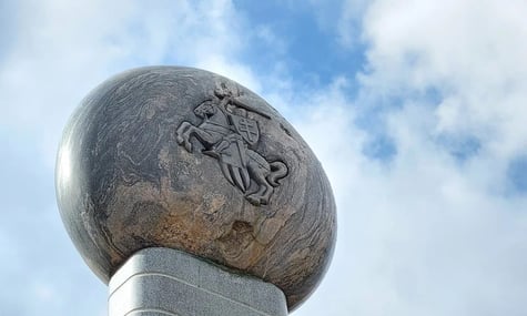 У Білорусі зник памʼятник на честь повстання Калиновського, під чиїм іменем білоруські добровольці воюють за Україну