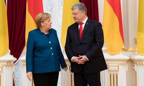 Санкції, Донбас та німецько-українські відносини: прес-конференція Меркель і Порошенка в Києві (ВІДЕО)