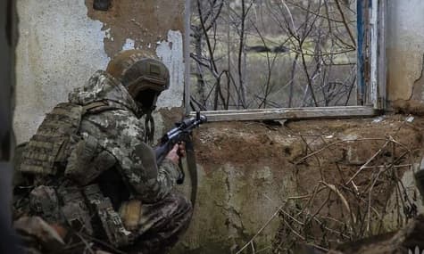 Окупанти з авіацією намагаються покращити положення в районі Часового Яру — Генштаб