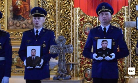У Києві попрощалися з поліціянтами, загиблими під час смертельної аварії на переході