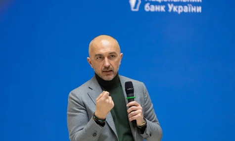 Україна може посилити прив'язку своєї валюти до євро, відійшовши від долара — глава НБУ