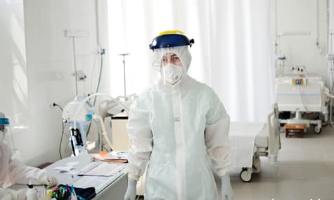 Уже мільйон українців хворіють чи хворіли на COVID-19