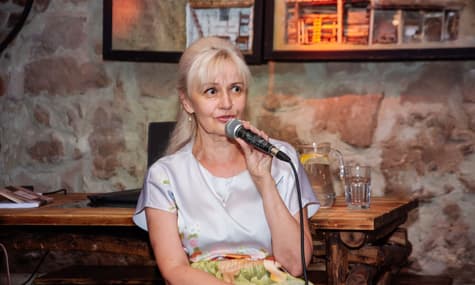 Ирина Фарион заявила, что не может назвать украинцами бойцов, которые говорят по-русски. Военные возмутились