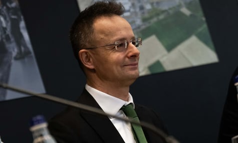 «Сіярто спотворив зміст зустрічі». У МЗС України прокоментували розмову з тимчасово повіреним Угорщини