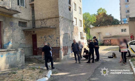 Жінку, яка викинула новонароджену дитину з вікна гуртожитку, затримали