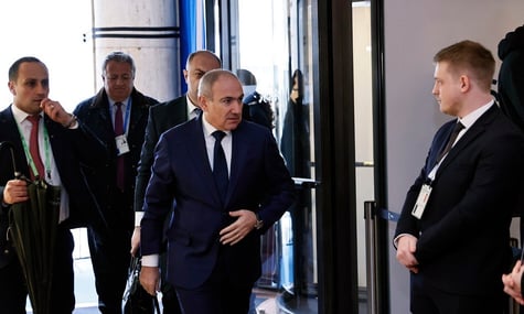 росія готується завезти тисячі вірменів із росії, щоб ті проголосували проти Пашиняна — Reuters