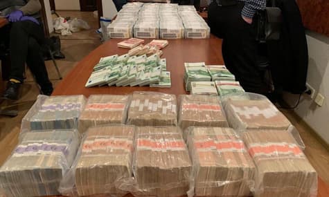 Мільйони доларів готівкою та посвідчення розвідника: як затримували брата судді Вовка і що з ним буде далі