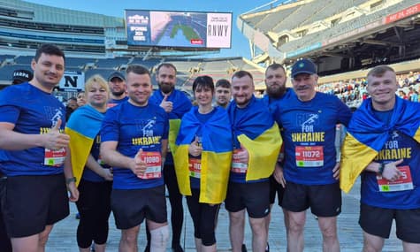 10 км на протезі: Українські військові взяли участь у забігу Soldier Field 10 у США