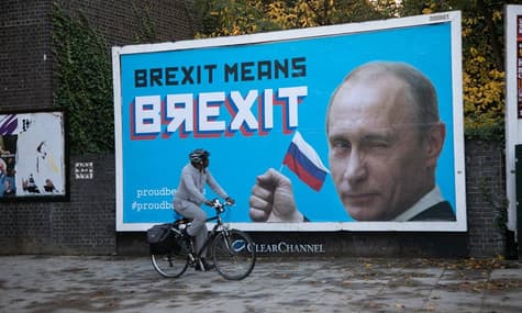 У Лондоні з’явилися білборди з Путіним, який вітає британців з Brexit
