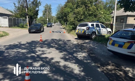 У Дніпрі суддя за кермом мотоцикла насмерть збив пішохода — ДБР