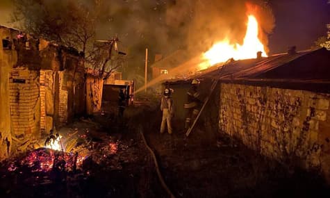 В результате российского обстрела в Донецкой области ранены двое спасателей, которые тушили пожар