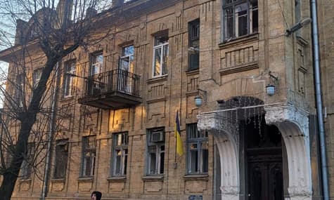Оккупанты обстреляли кардиологический диспансер в Херсоне: есть раненые