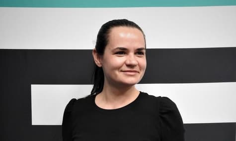 «Не мучайте меня больше»: оппонентка Лукашенко со второй попытки ответила, чей Крым