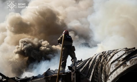 У Полтаві росіяни атакували будівлю ТЦК та будинок поруч із ним. Є загиблі та поранені (ДОПОВНЕНО)