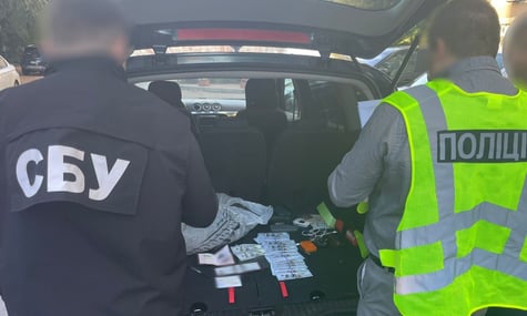 Посадовця Міноборони затримали за підозрою у спробі переправити військовозобов’язаного за кордон