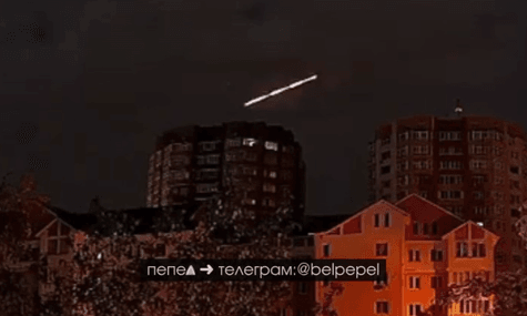 Момент попадания российской ракеты ПВО в здание на Белгородщине показало местное медиа. Власти же заявили о дронах