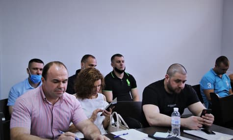 Вбивство «Сармата»: Побратими ветерана припинили голодування, але залишаються під Офісом президента