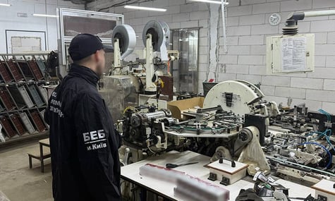 У Чернівцях викрили підпільне підприємство з виробництва цигарок