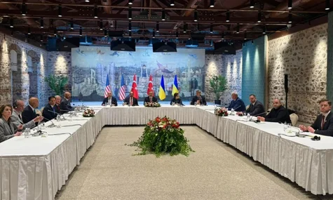 У росії заявили, що на перемовинах у Стамбулі делегації України та рф розмовляли російською мовою