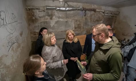 Президентка Словаччини відвідала підвал, де росіяни тримали понад 300 людей