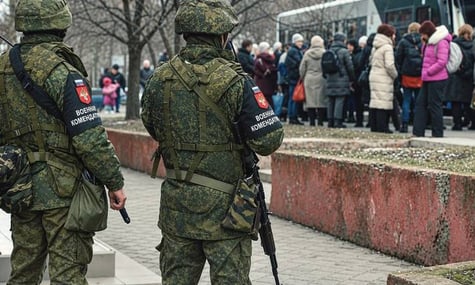 російські військові на тимчасово окупованій території України російські військові на тимчасово окупованій території України