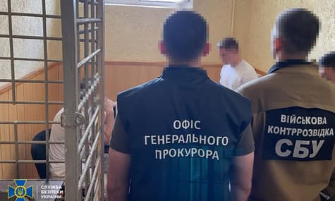 Экс-заместителю Резникова и его подчиненному объявили подозрения: закупили некачественную амуницию более чем на 1 млрд