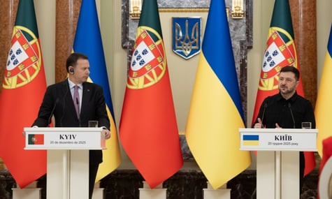 Президент України Володимир Зеленський та премʼєр-міністр Португалії Луїш Монтенегру, Київ, 20 грудня 2025 року