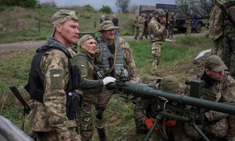 ВСУ на юге огневыми ударами остановили контратаку врага, уничтожили 36 оккупантов и 4 склада