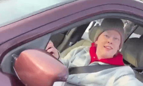 «Я на тебе не злюся, чуваче». У США з'явилося відео розмови міграційного агента та жінки, яку він потім застрелив