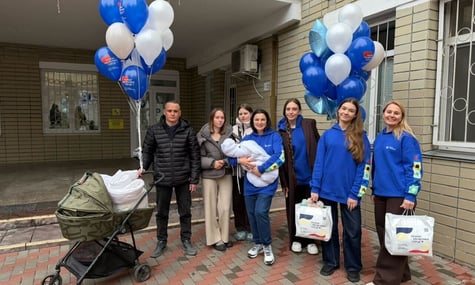 Сина породіллі, що загинула через обстріл Києва, вже виписують з лікарні