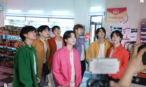 Корейський гурт BTS повертається на сцену вперше з 2022 року. У Сеулі — підрозділи спецпризначенців та перекрите метро