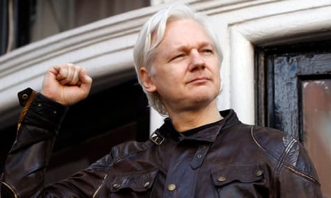 Суд у Лондоні дозволив екстрадувати до США Джуліана Асанжа. Йому загрожує до 175 років ув'язнення за держзраду