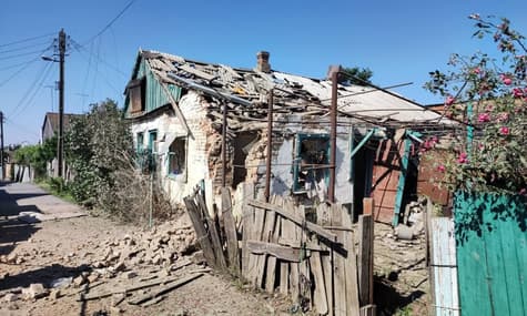 россия снова обстреляла Никополь и район: осколками ранен мужчина