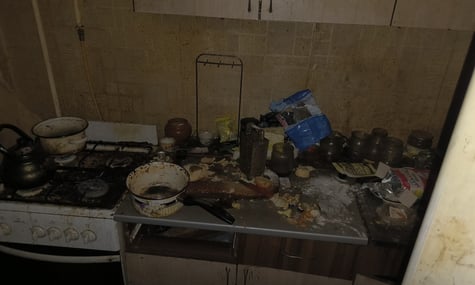 «Це не фільм жахів. Це реальні умови». У Миколаєві матір трьох дітей хочуть позбавити батьківських прав