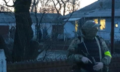 Российские силовики ночью пришли с обысками к крымским татарам — Чубаров