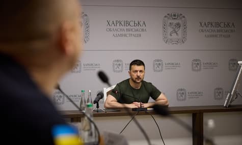Зеленский провел совещание в Харькове: заслушал доклады по обороне области